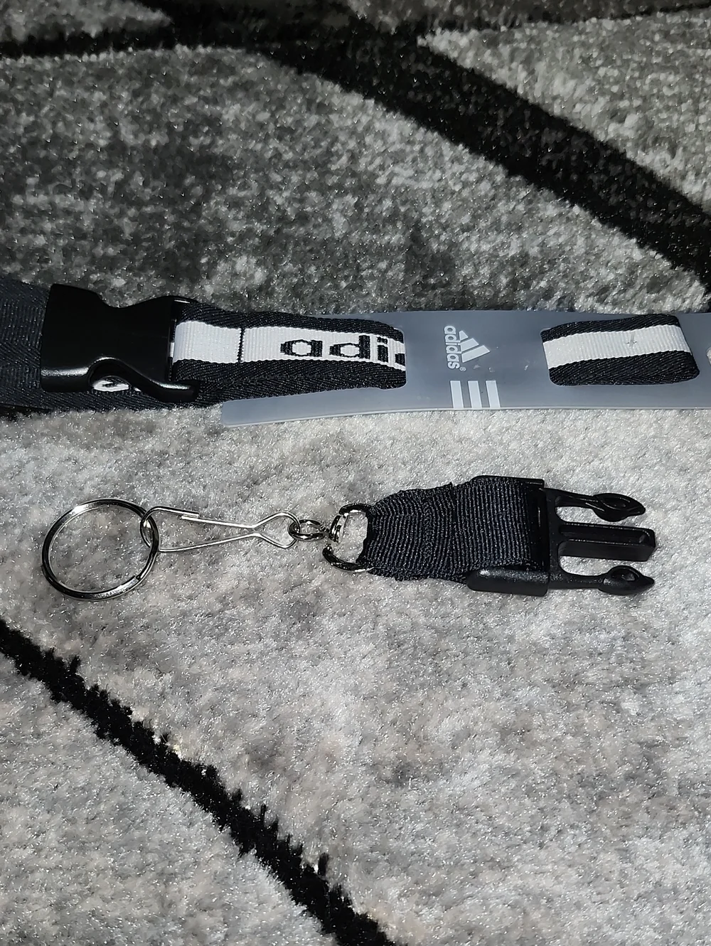 ADIDAS BLACK DETACH BUCKLE METAL SWIVEL LOBSTER CLAW CLASP/KEYRING NECK LANYARD